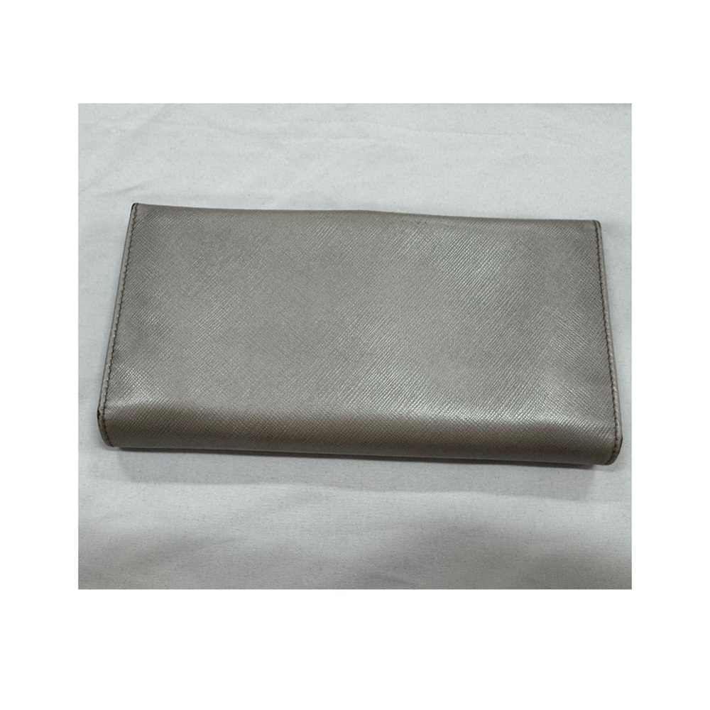 Salvatore Ferragamo Silver Gancini Saffiano Leather Wallet  EUC - Picture 3 of 8